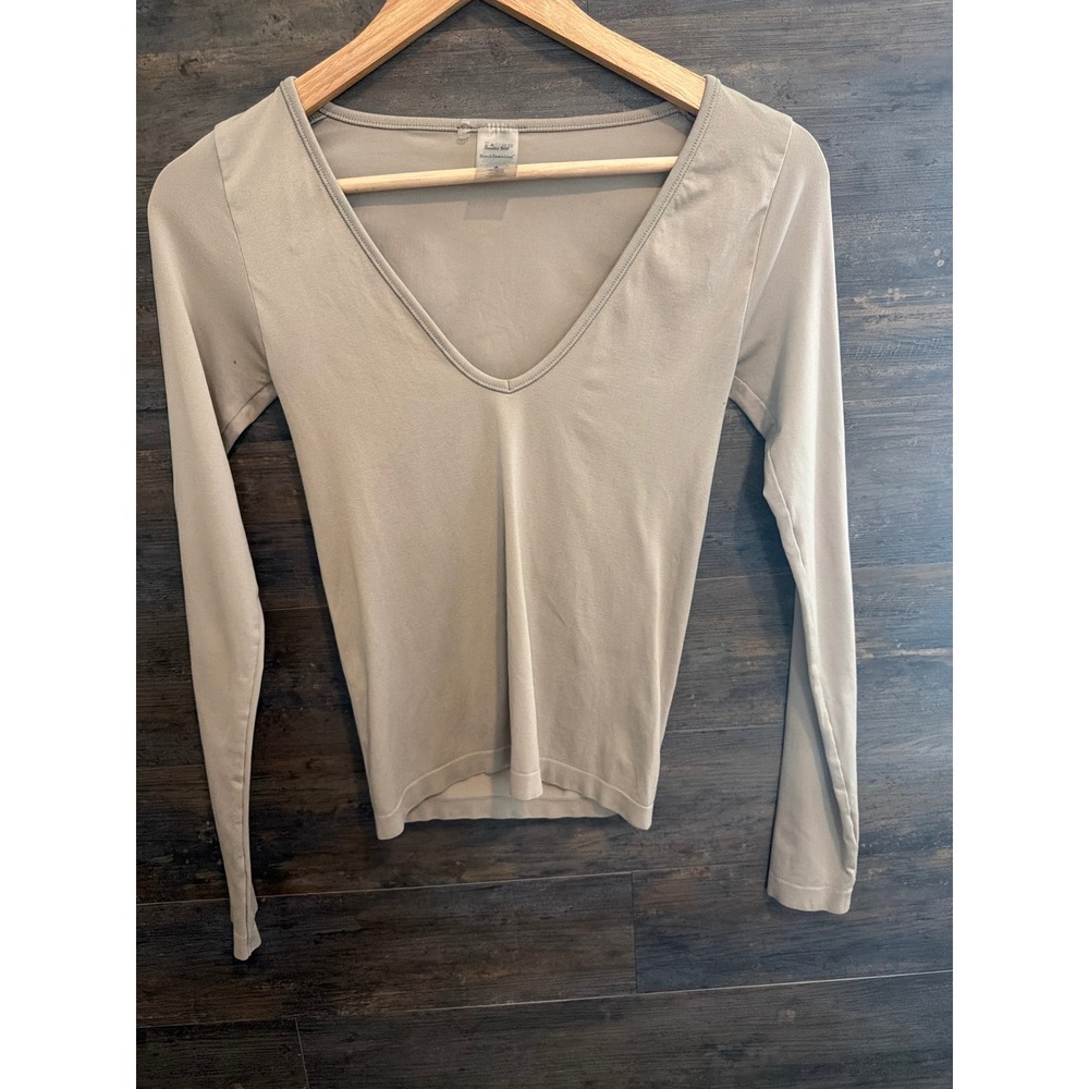 Sunday Best Aritzia Sinch Seamless V-Neck Long Sleeve Top Tan Beige Small 112796